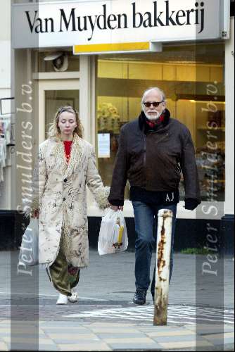 Amsterdam 29 maart 2003
Rob Houwer met vriendin boodschappen doen