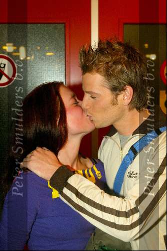 Hilversum 6 maart 2004
Idols in studio 22. Robin Idols met vriendin Nanna kussend
De 10 finalisten  .