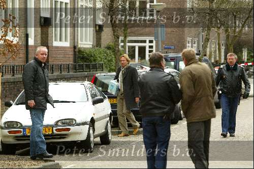 Amsterdam 9 maart 2004
Ramkraak bij ABN AMRO in Amsterdam. Geldauto en busje tegenover het huis van Tom Egbers. Janke Dekker is met geweer bedreigd.