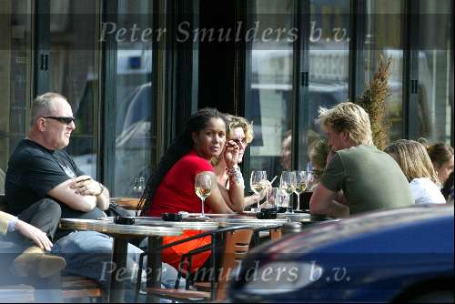 Amsterdam 30 maart 2004
Wim Kieft met ex vrouw Sylvia op terras