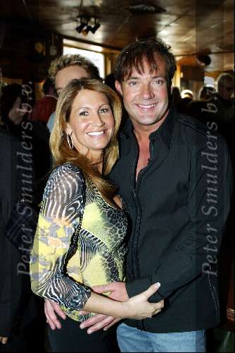 Muiden 29 maart 2003
Presentatie dvd Gerard Joling bij Cafe ome Ko in Muiden.
Gerard Joling en Yvonne Dubbelboer
