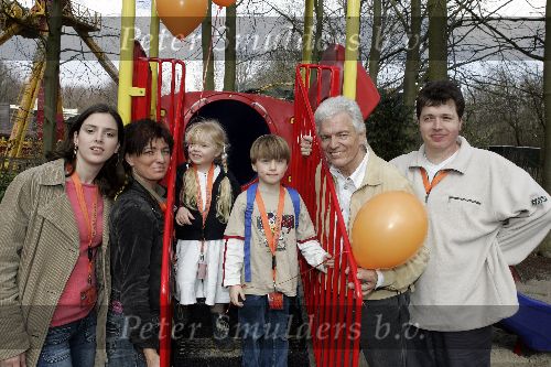 Biddinghuizen 25 januari 2005
Opening Walibi World.
Ben Cramer met kinderen en kleinkinderen