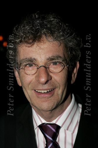 Utrecht 21 maart 2005
Tineke Schouten 25 jaar artiest en ze krijgt een koninklijke onderscheiding in het Jacobi theater.
Chiel v Praag