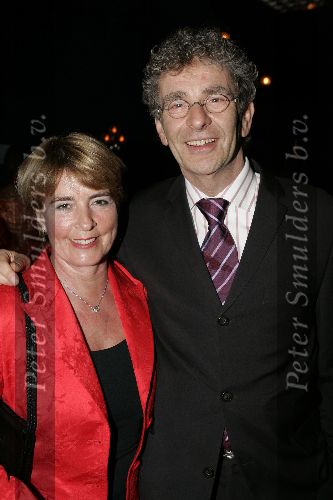 Utrecht 21 maart 2005
Tineke Schouten 25 jaar artiest en ze krijgt een koninklijke onderscheiding in het Jacobi theater.
Chiel v Praag met vrouw