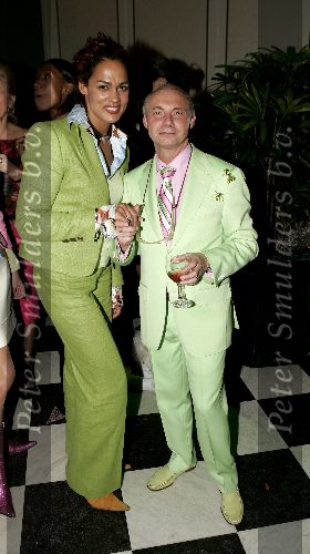 Amsterdam 7 maart 2005
Modeshow Ronald Kolk bij hotel krasnapolsky.
Chimene v Oosterhout