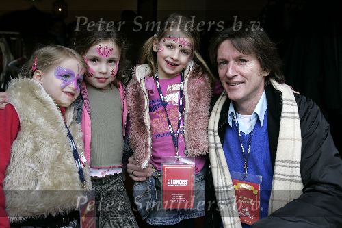 Kaatsheuvel  20 maart 2005
10 jaar princess in de efteling.
Erik de Zwart met dochters