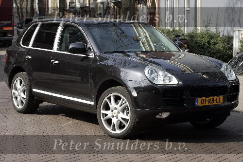 Amsterdam 24maart 2005
Estelle Gullit in Porsche Cayenne