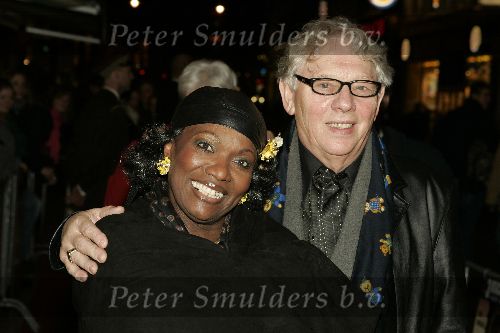 Amsterdam 9 maart 2005
Premiere Hotel Rwanda in Tushinski
Gerda Havertong met man