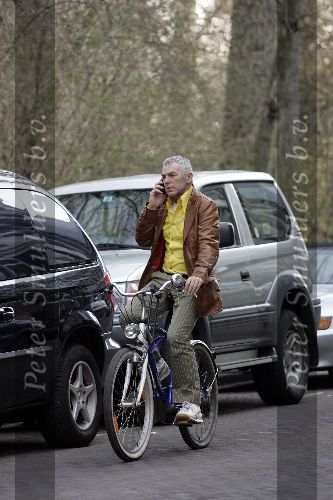Amsterdam 24 maart 2005
Hans Dagelet op fiets met gsm