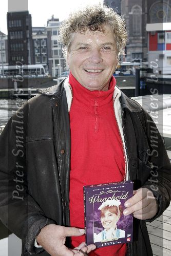 Amsterdam 14 maart 2005
Presentatie dvd de kleine waarheid in stationskoffiehuis.
Hans v Hemert