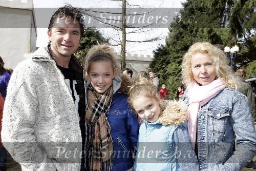 Kaatsheuvel  20 maart 2005
10 jaar princess in de efteling.
Hein Vergeer met gezin
