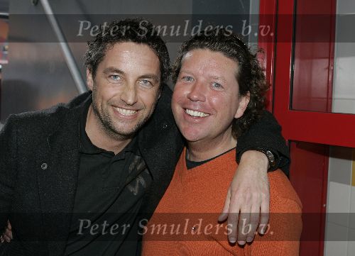 Amsterdam 18 maart 2005
Mathias Scholten en Henkjan Smits in amsterdam Arena bij Persconferentie Gordon Gerard Joling en Rene Froger
Peter Smulders bv