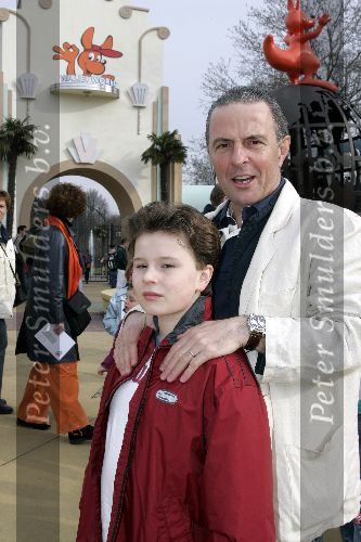 Biddingshuizen 25 maart 2005
opening Walibi World.
Huub Stapel met Mas