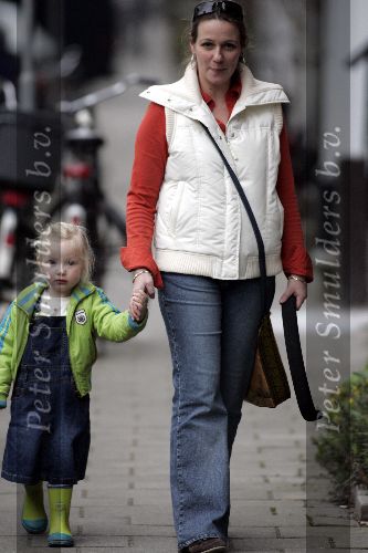 Amsterdam 24 maart 2005
Prinses Annette en  haar dochtertje Isabelle