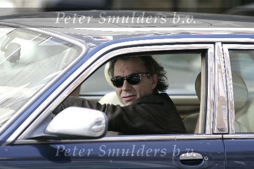 Amsterdam 16 maart 2005
Jan Mulder in zijn jaguar op de pc Hooftstraat
