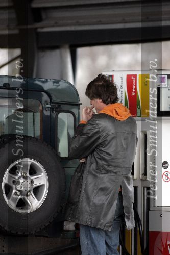 Amsterdam 15 maart 2005
Jeroen Pauw in jeep bij benzinestation.