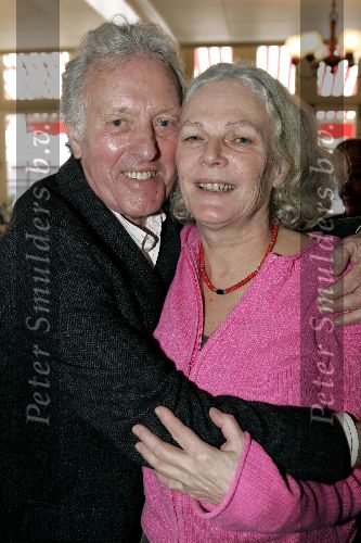 Amsterdam 14 maart 2005
Presentatie dvd de kleine waarheid in stationskoffiehuis.
 John Leddy met zijn vrouw