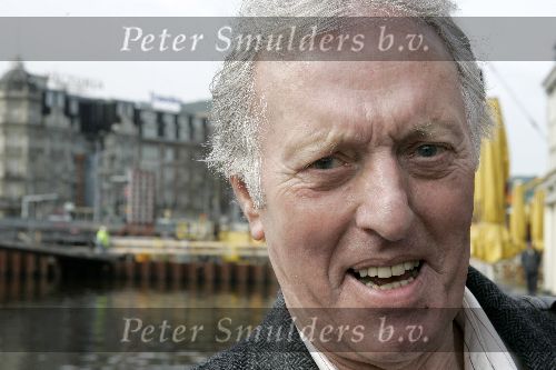 Amsterdam 14 maart 2005
Presentatie dvd de kleine waarheid in stationskoffiehuis.
 John Leddy