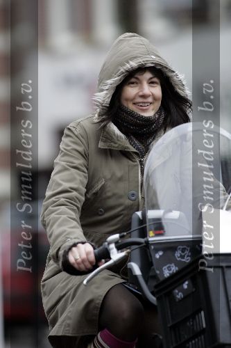 Amsterdam  26 februari 2005
Kim v Kooten met muts op fiets