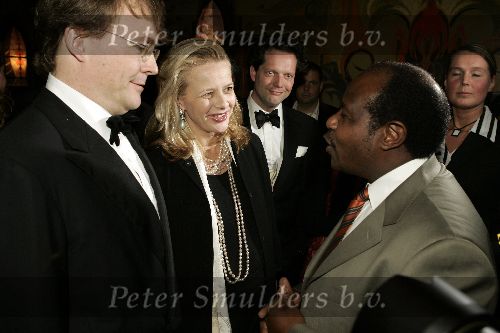 Amsterdam 9 maart 2005
Premiere Hotel Randa in Tushinski.
Mabel Wisse Smit zwanger met Paul Rusesabagina en Prins Friso en Guido den Aantrekker