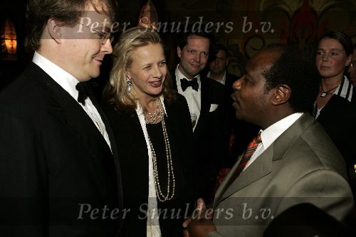 Amsterdam 9 maart 2005
Premiere Hotel Randa in Tushinski.
Mabel Wisse Smit zwanger met Paul Rusesabagina en Prins Friso en Guido den Aantrekker