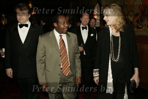 Amsterdam 9 maart 2005
Premiere Hotel Randa in Tushinski.
Mabel Wisse Smit zwanger met Paul Rusesabagina en Prins Friso en Guido den Aantrekker