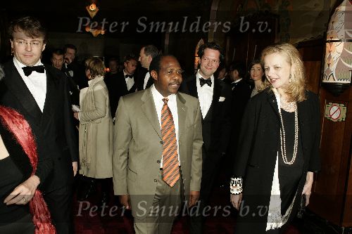 Amsterdam 9 maart 2005
Premiere Hotel Randa in Tushinski.
Mabel Wisse Smit zwanger met Paul Rusesabagina en Prins Friso en Guido den Aantrekker