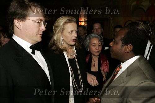 Amsterdam 9 maart 2005
Premiere Hotel Randa in Tushinski.
Mabel Wisse Smit zwanger met Paul Rusesabagina en Prins Friso en Guido den Aantrekker en direkteur Amnesty international