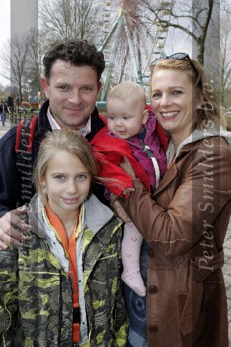 Biddinghuizen 25 januari 2005
Opening Walibi World.
Marilou v Steenis met man en baby