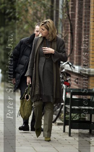 Amsterdam 18 maart 2005
Maxima zwanger op bezoek bij een vriendin. Maxima is bij cafe Bond geweest in de Valeriusstraat. Beveiliging