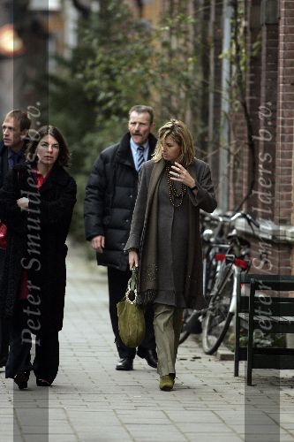 Amsterdam 18 maart 2005
Maxima zwanger op bezoek bij een vriendin. Maxima is bij cafe Bond geweest in de Valeriusstraat. Beveiliging