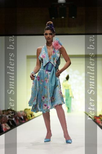Amsterdam 7 maart 2005
Modeshow Ronald Kolk in hotel Krasnapolsky.
Ronald Kolk  met slang
