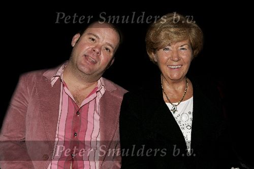 Amsterdam 13 maart 2005
Modeshow Paul Schulten in Okura. 
Paul de Leeuw met zijn moeder
