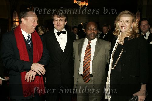 Amsterdam 9 maart 2005
Premiere Hotel Randa in Tushinski.
Mabel Wisse Smit zwanger met Paul Rusesabagina en Prins Friso en Guido den Aantrekker
