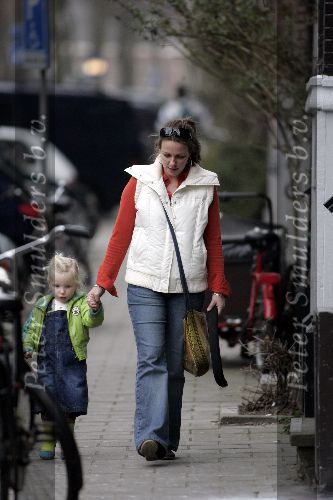Amsterdam 24 maart 2005
Prinses Annette en  haar dochtertje Isabelle