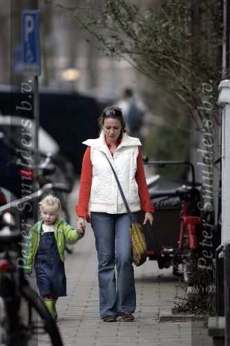 Amsterdam 24 maart 2005
Prinses Annette en  haar dochtertje Isabelle
