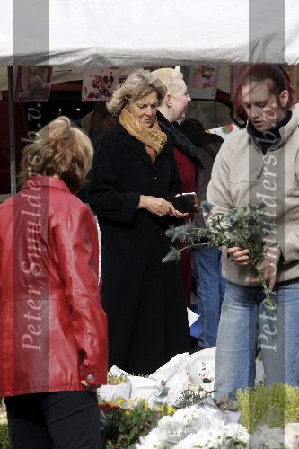 Wijk bij Duurstede 14 maart 2005
Prinses Irene op de markt in Wijk bij Duurstede