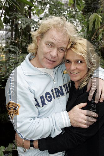 Amsterdam 8 maart 2005
Presentatie Bobo\'s in de bush.
Ruud BB met vriendin