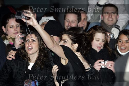 Amsterdam 11 maart 2005
Premiere Miss Congeniality 2 in TUSCHINSKI .
Sandra Bullock met fans