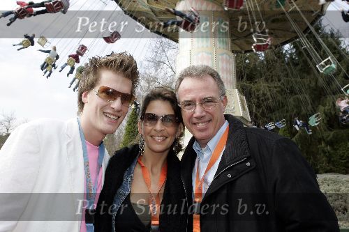 Biddingshuizen 25 maart 2005
opening Walibi World.
Goochelaar Suzanne Blokhuis en Edvard Niessing