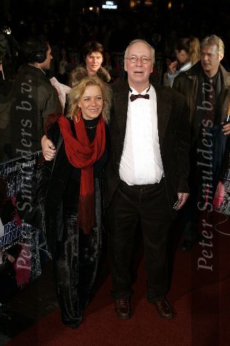 Amsterdam 11 maart 2005
Premiere Miss Congeniality in  Tuschinksi.
Wik Jongsma met vriendin