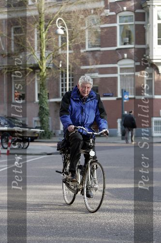 Amsterdam 16 maart 2005
Wim Kok fietst van zijn werk naar huis