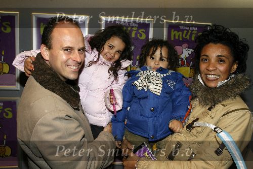 Amsterdam 29 januari 2006
Premiere Muis in Meervaart.
Sophia Wezer met man en kinderen.