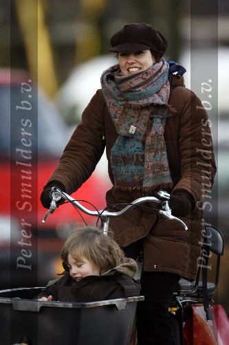 Amsterdam 23 januari 2006
Susan Visser met zoon in bakfiets.