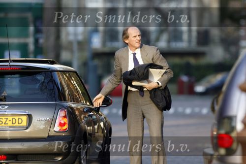 Amsterdam 14 maart 2007
Advocaat Stefan Kalff stapt uit de auto van Joop Braakhekke.