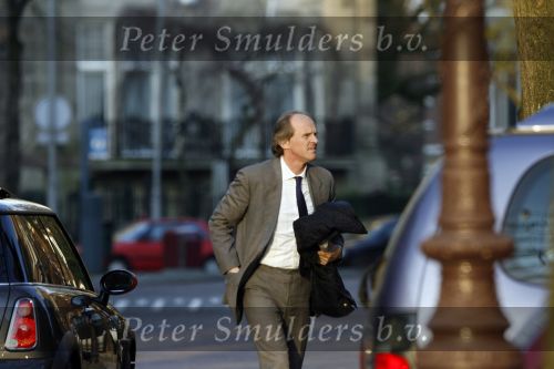 Amsterdam 14 maart 2007
Advocaat Stefan Kalff stapt uit de auto van Joop Braakhekke.