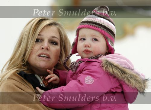 Lech 11 februari 2007
Maxima Prins Willem Alexander Amalia Alexia Koningin Beatrix Prins Constantijn Prinses Laurentien met Prinses Eloise Prins Claus Cazimir en Eleonore op vakatie in Lech.