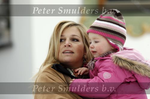 Lech 11 februari 2007
Maxima Prins Willem Alexander Amalia Alexia Koningin Beatrix Prins Constantijn Prinses Laurentien met Prinses Eloise Prins Claus Cazimir en Eleonore op vakatie in Lech.