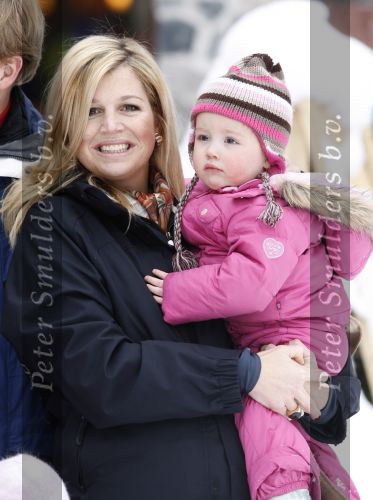 Lech 11 februari 2007
Maxima Prins Willem Alexander Amalia Alexia Koningin Beatrix Prins Constantijn Prinses Laurentien met Prinses Eloise Prins Claus Cazimir en Eleonore op vakatie in Lech.