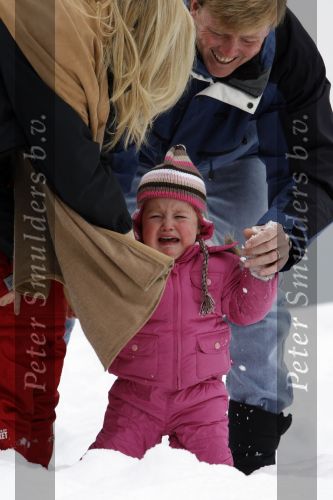 Lech 11 februari 2007
Maxima Prins Willem Alexander Amalia Alexia Koningin Beatrix Prins Constantijn Prinses Laurentien met Prinses Eloise Prins Claus Cazimir en Eleonore op vakatie in Lech.
